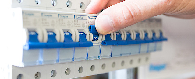 Schalt­schrank­bau bei Elektro Stichler in Ulm